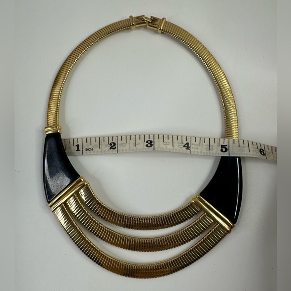Bold Elegant 1980s GIVENCHY Gold Plate and Black Lucite Statement Necklace RARE - Picture 8 of 8